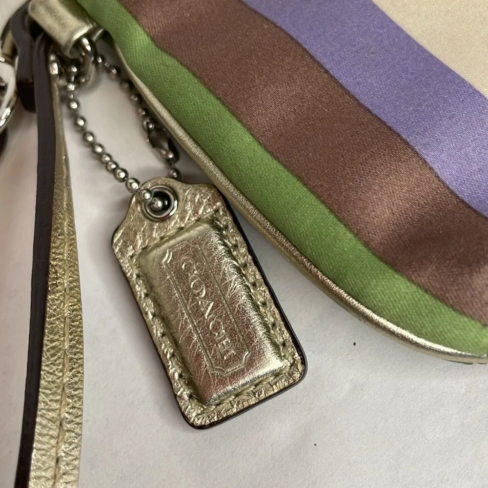 Coach Julia Legacy Stripe Wristlet Special Edition Gold Cs